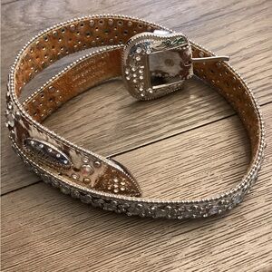 WB Atlas Rhinestone Embellished Leather Belt Southwestern Styling.